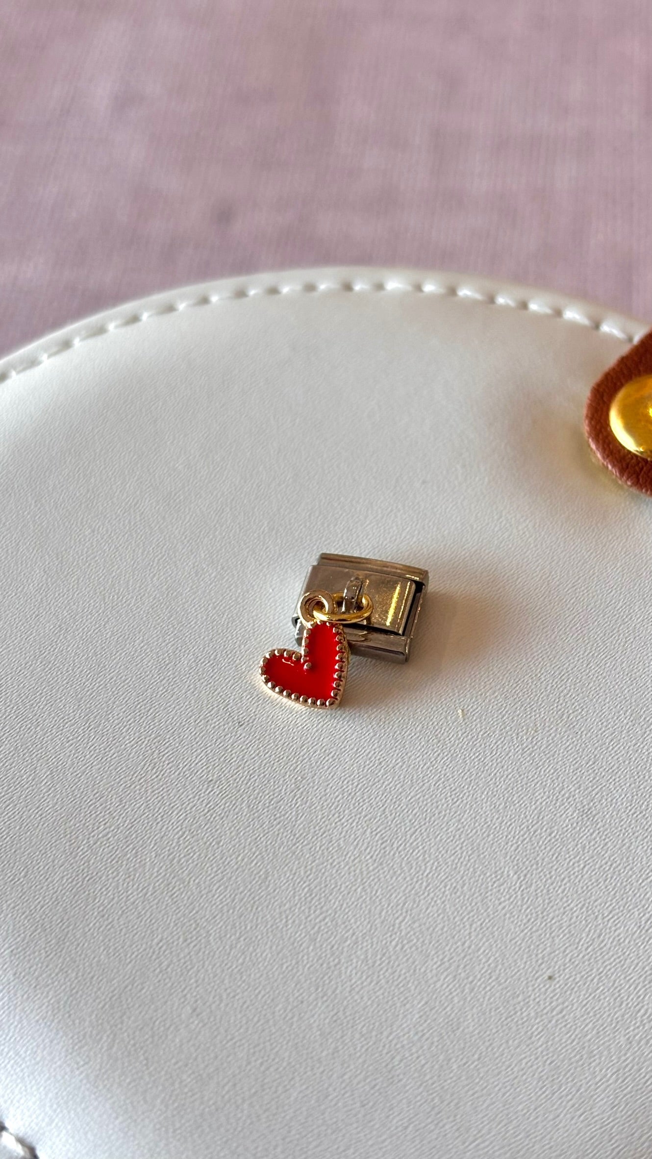 Charm colgante corazón rojo