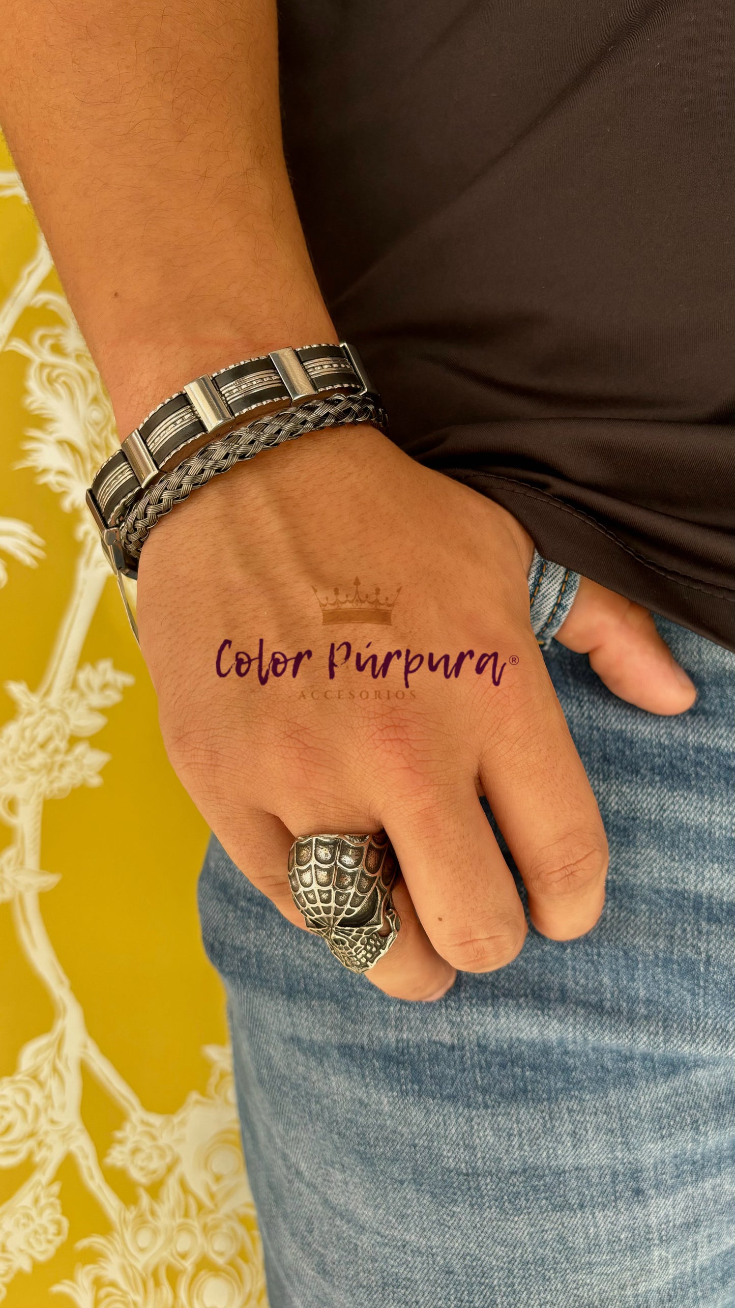 Brazalete trenzado negro