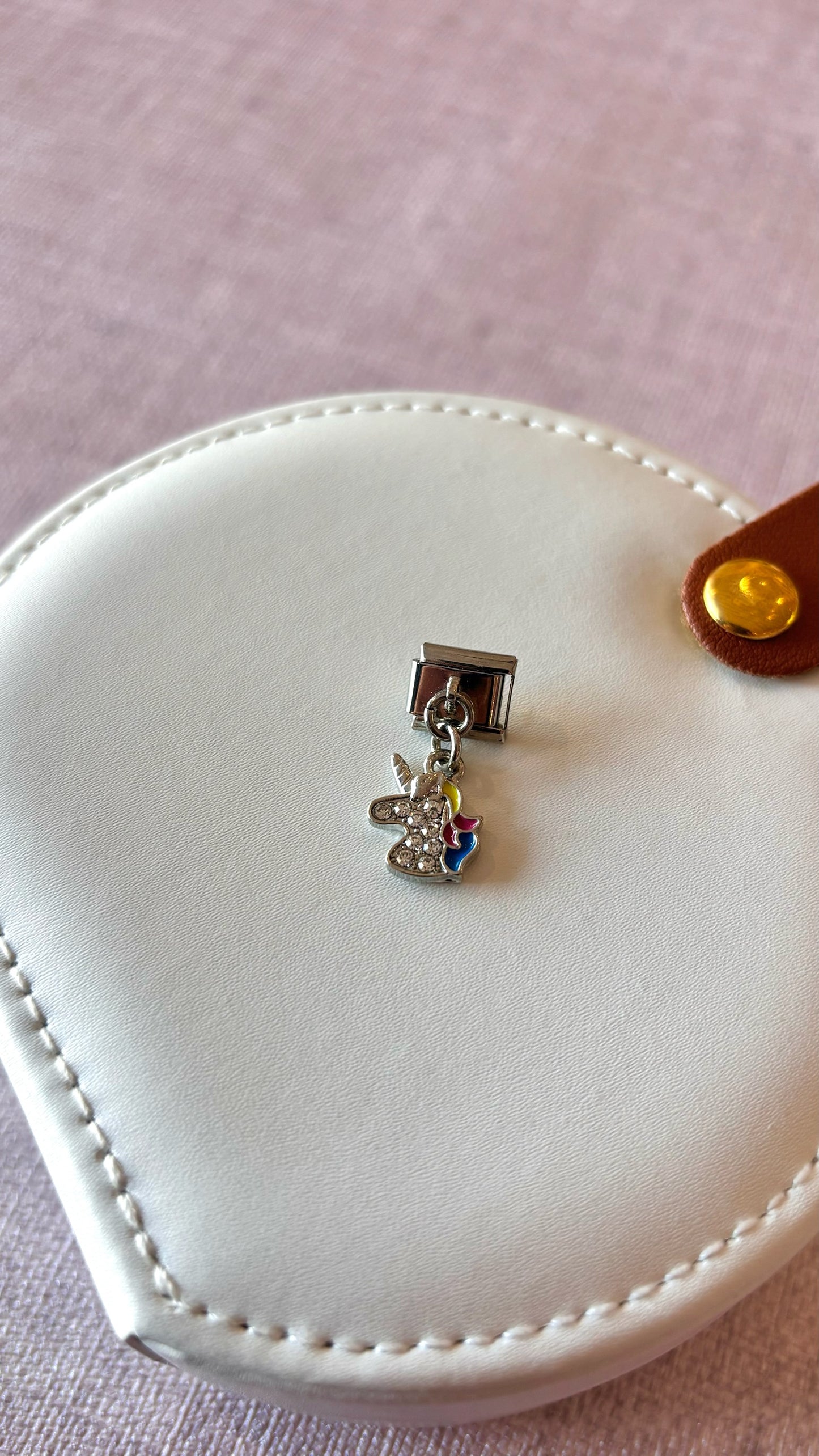 Charm colgante unicornio