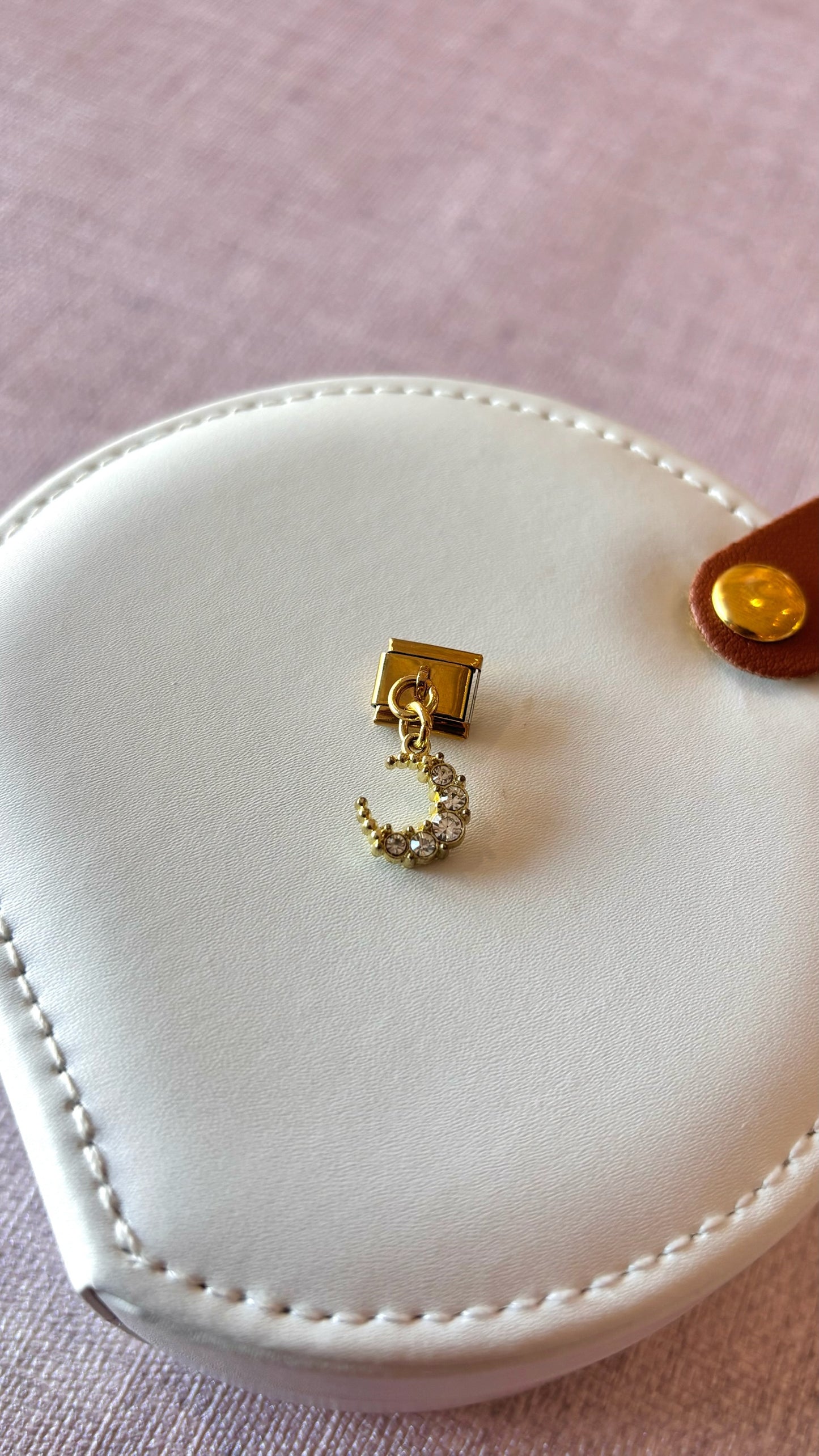 Charm colgante luna con piedras