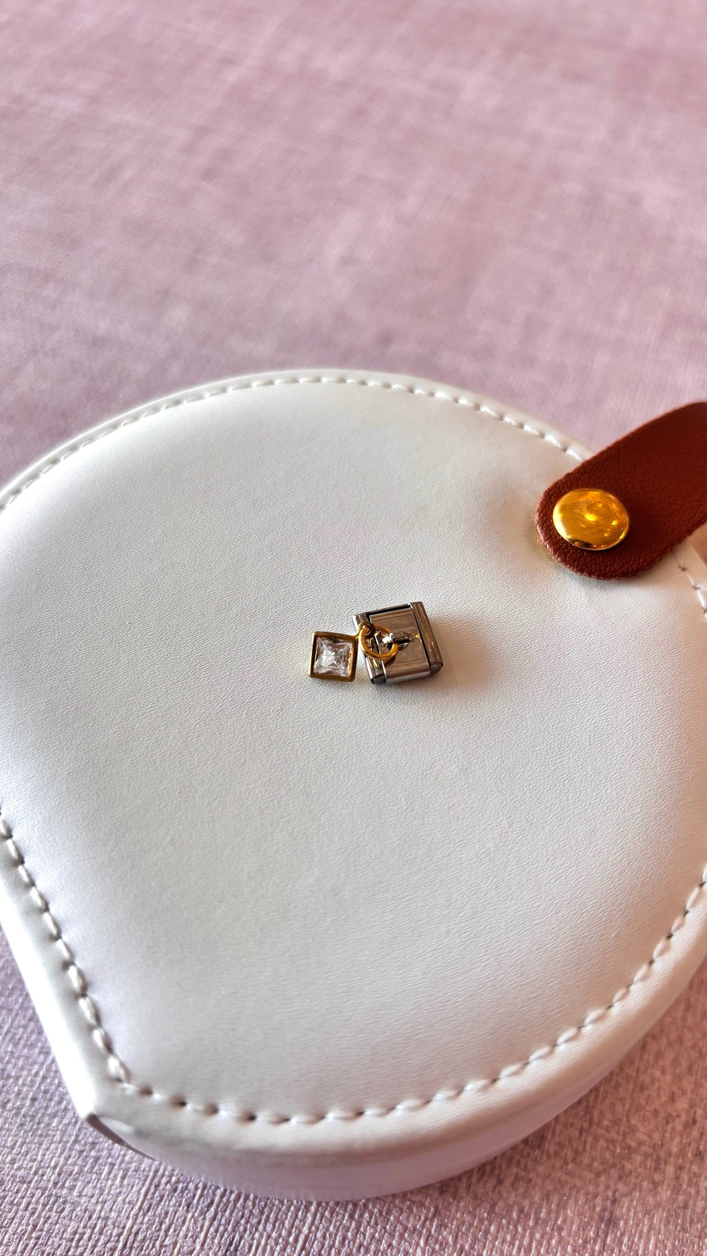 Charm colgante piedra cuadrada