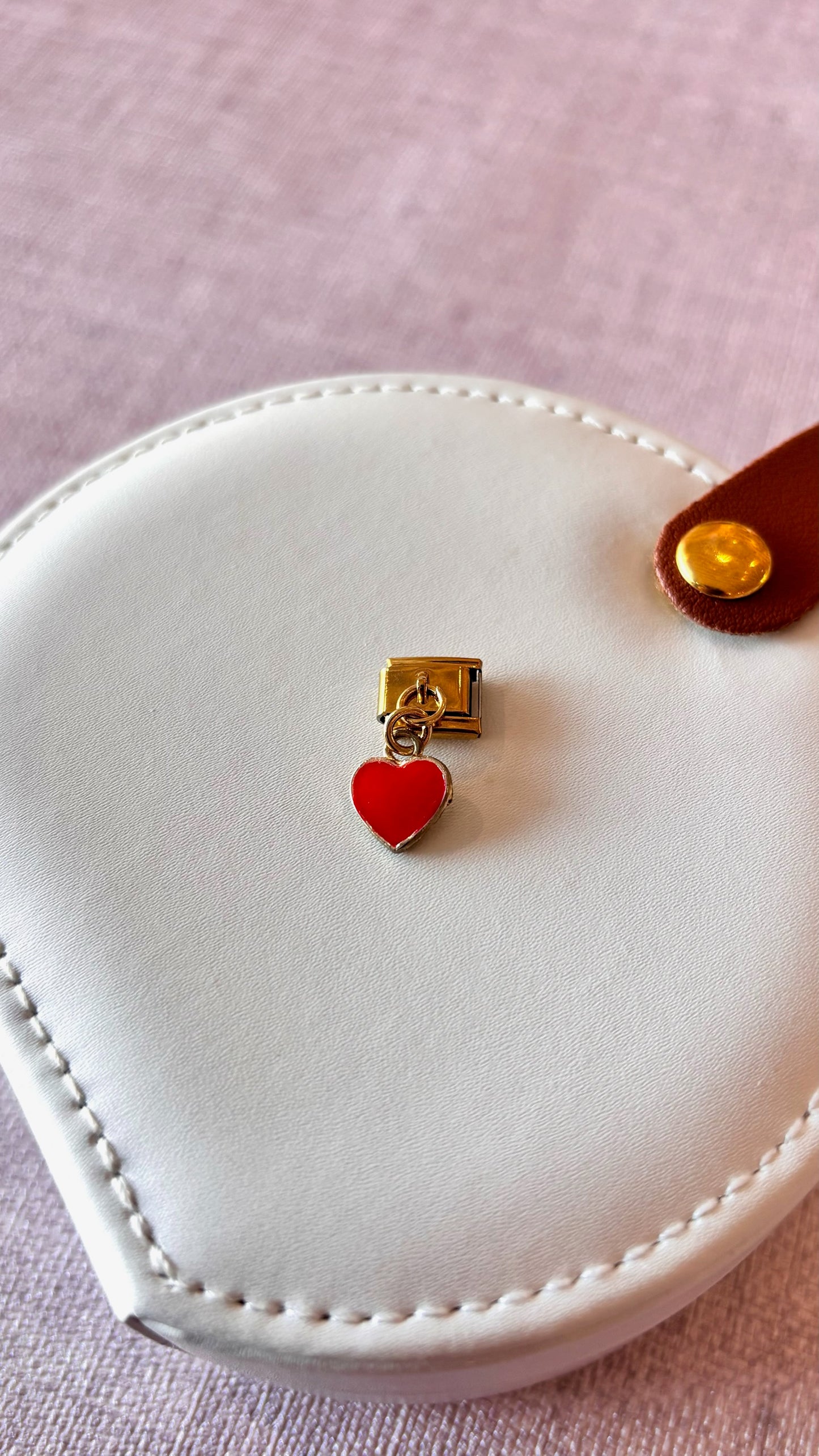 Charm colgante corazón rojo