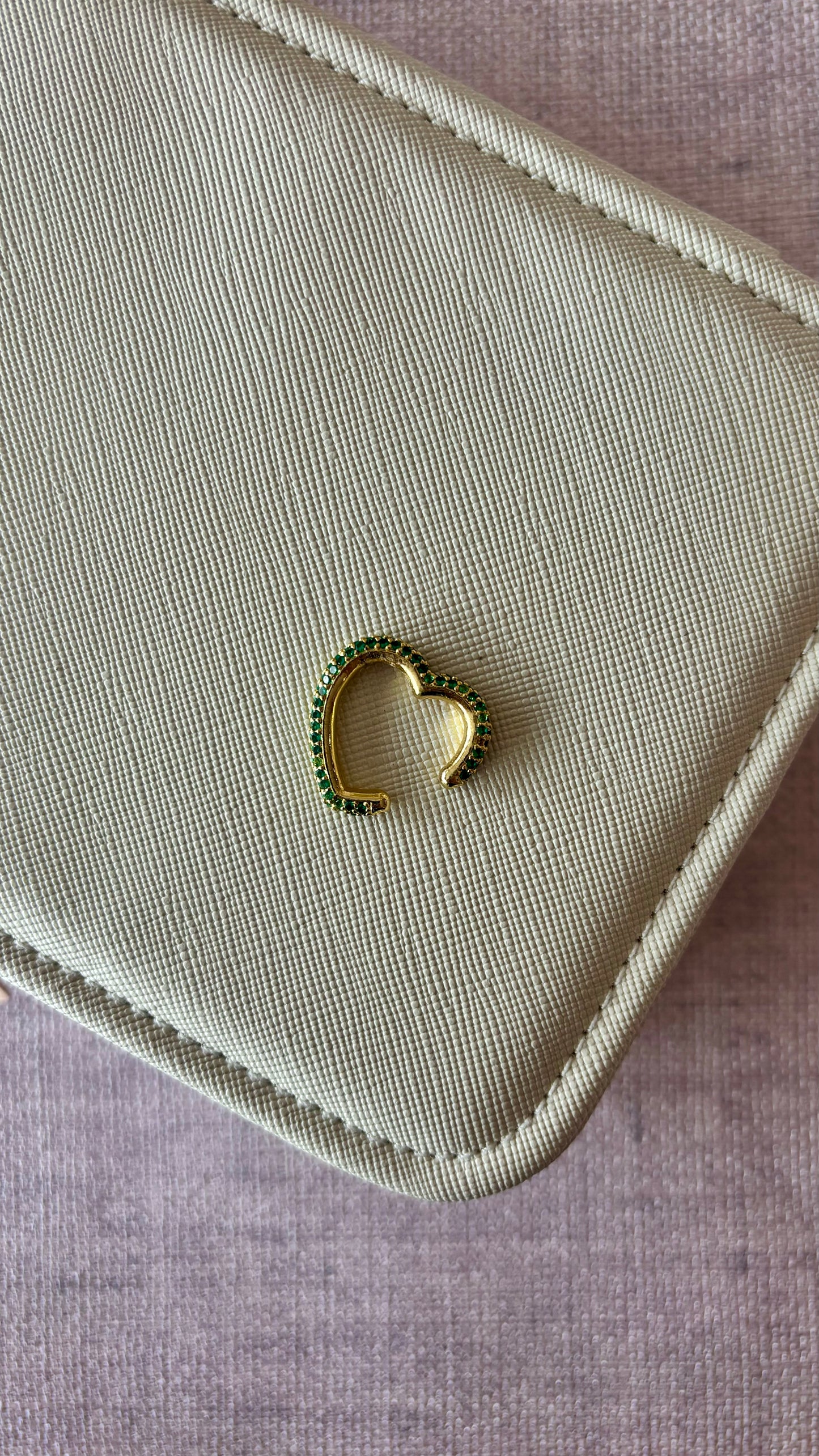 Ear cuffs de corazón