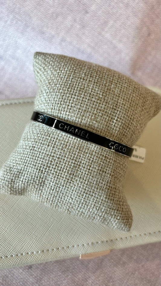 Brazalete negro chanel