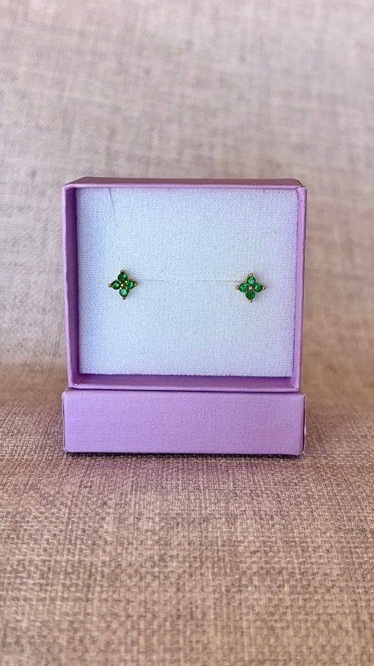 Aretes de piedra verde