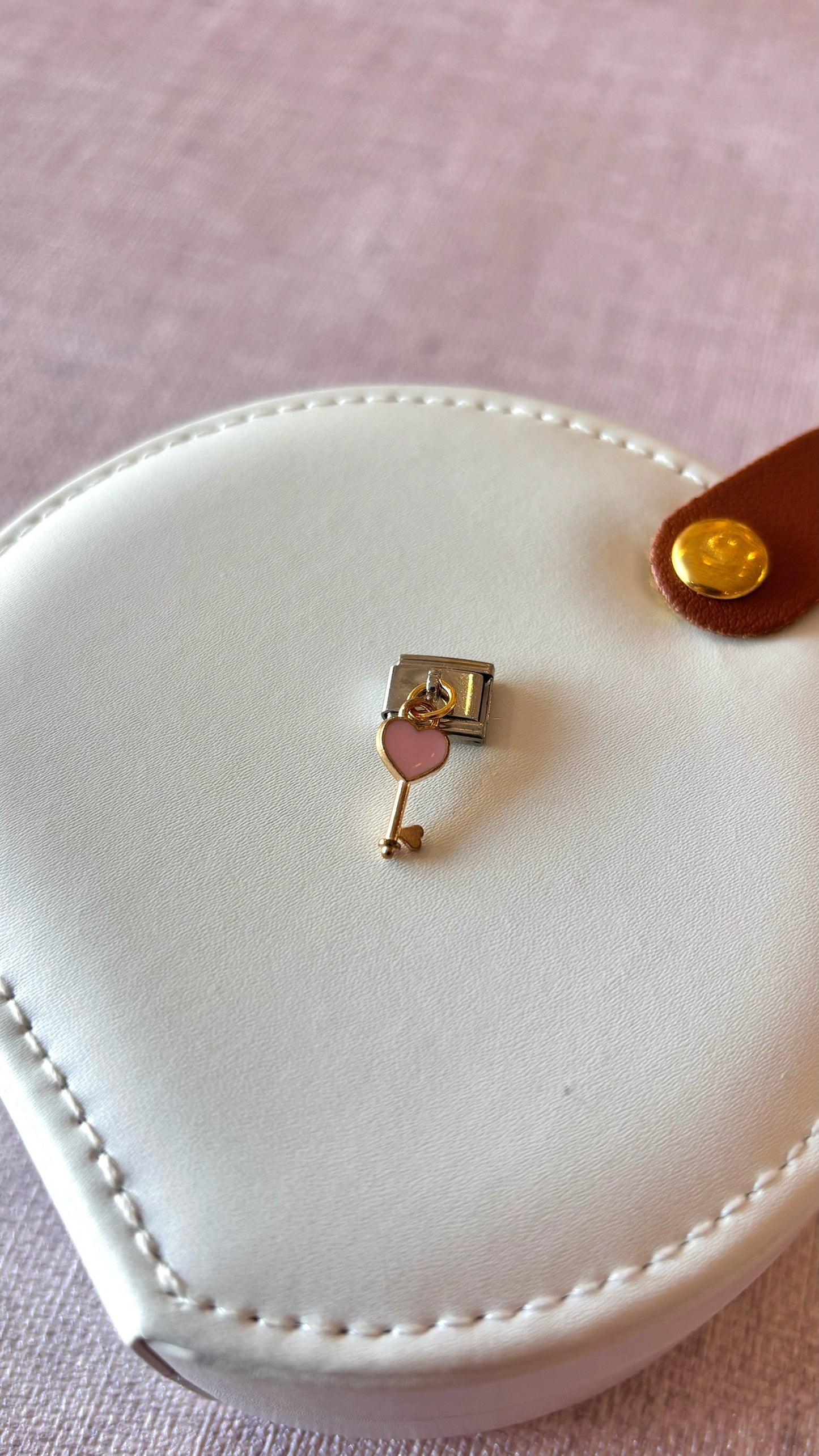 Charm colgante llave corazón