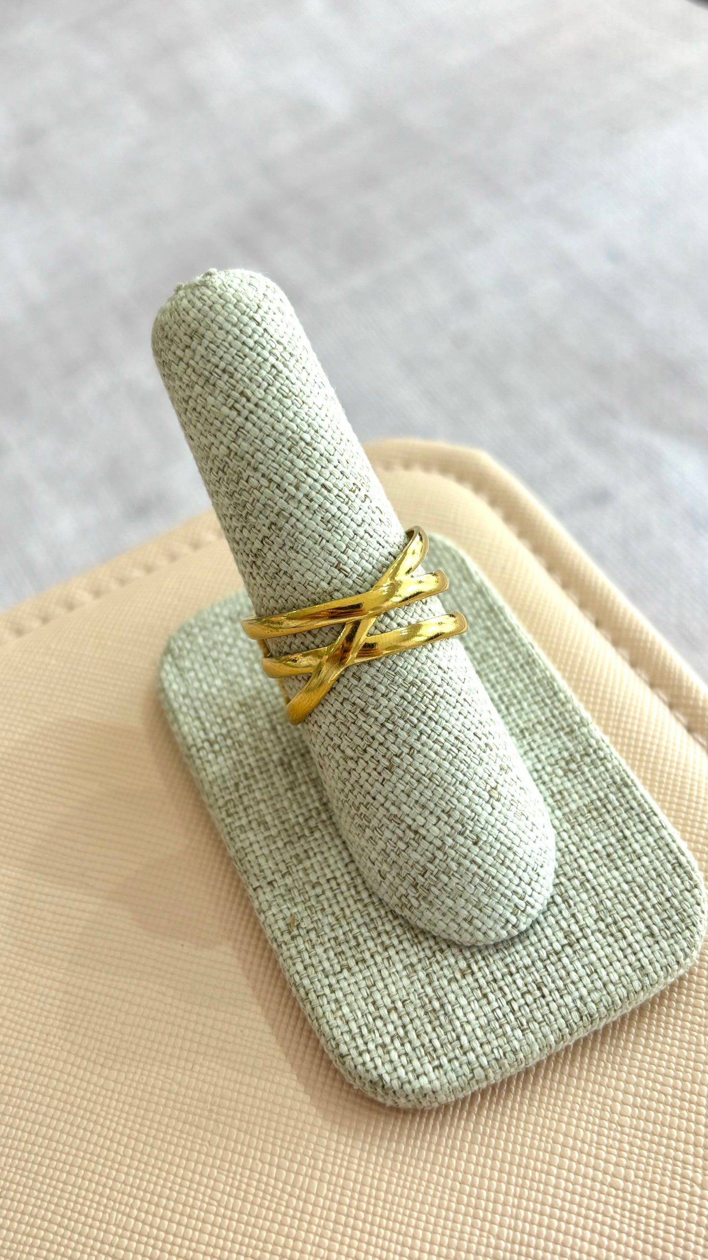 Anillo entrelazado